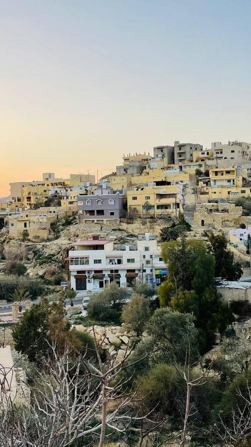 Ad Deir Guesthouse Wadi Musa Zewnętrze zdjęcie